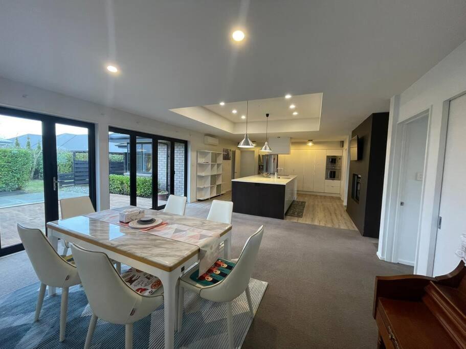 Spacious 4 Bed Family Home Christchurch Esterno foto